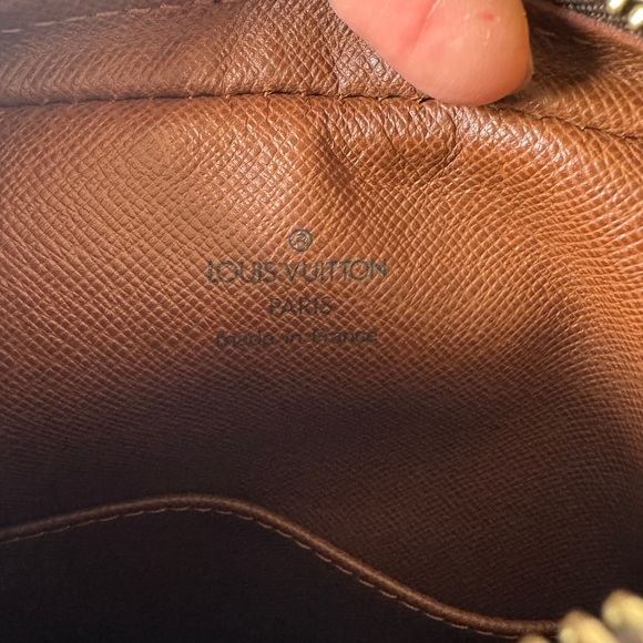 Price driop!! Louis Vuitton Monogram Danube Crossbody Bag - Picture 11 of 15